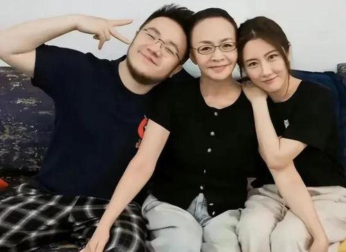 娱乐八卦爆料吃瓜狗仔,狗仔追踪，明星幕后真相大曝光！